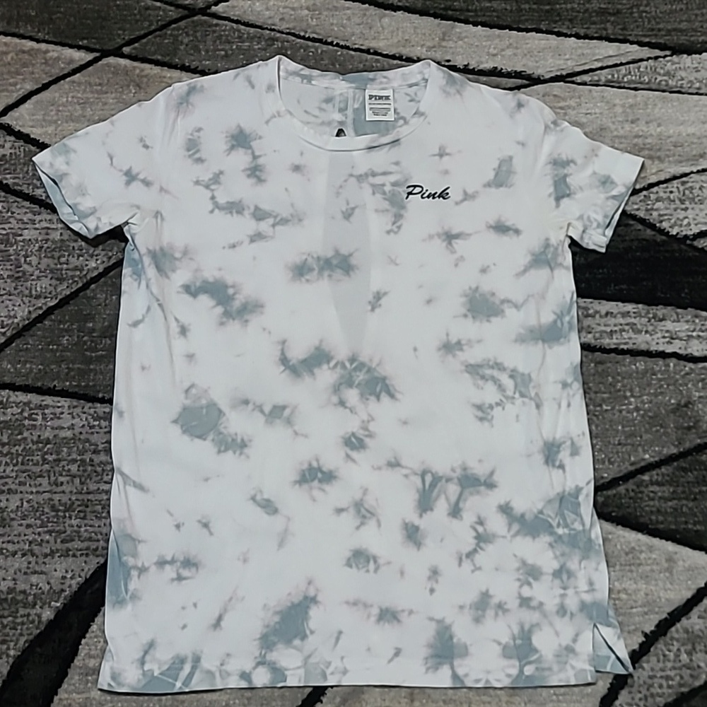 VS PINK 2019 CAMPUS TIE-DYE OPEN SLIT BACK LOGO TEE-SHIRT
